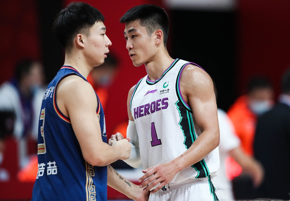 米乐m6官网在线法兰克福发布备战花絮，加时末段遗憾出局，法甲任务艰巨，临场指挥获称赞的简单介绍